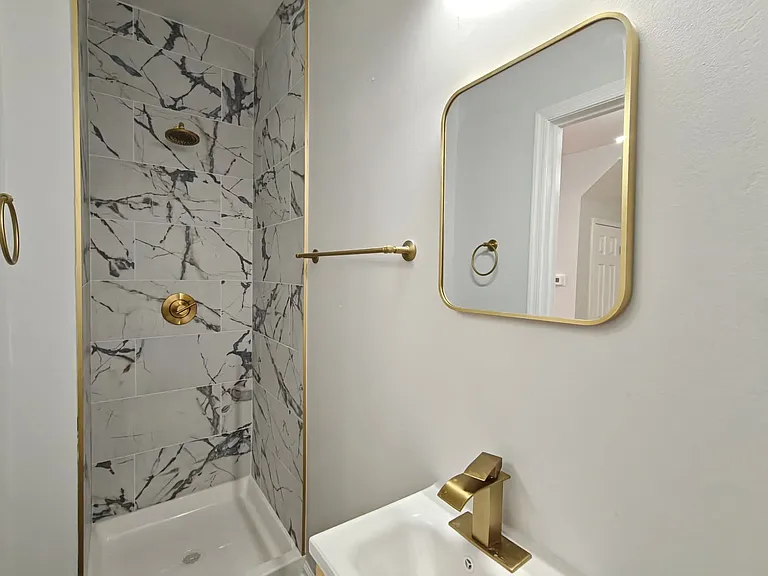 344 N Redfield St — Photo 9