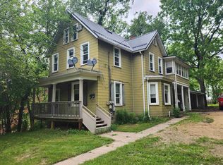 2072 N Main St, Dubuque, IA 52001