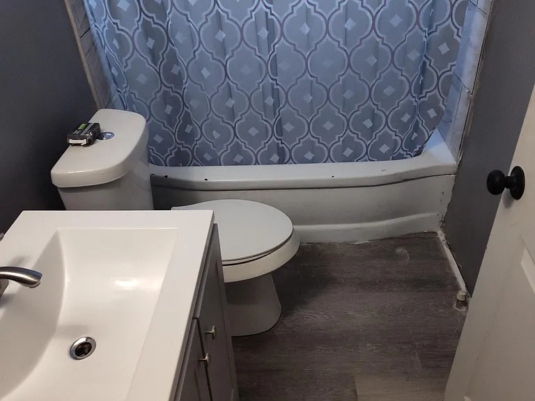 913 Lanier Ave — Photo 2