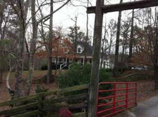 4610 Martin Rd, Flowery Branch, GA 30542