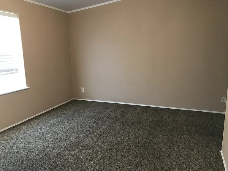 3513 Smith St — Photo 38