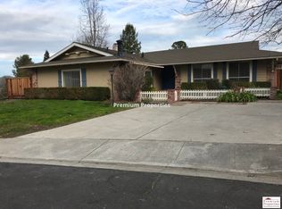 2402 Cutting St, Walnut Creek, CA 94596