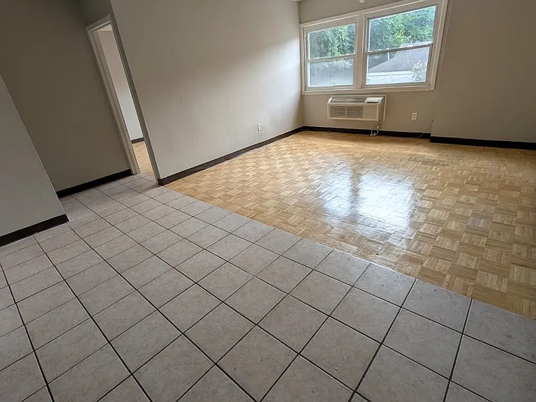31 Austin St #77B — Photo 1