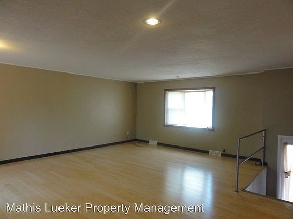 2nd image of 918 Cypress St
