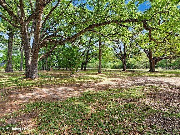 3rd image of 103 Gristmill Rd