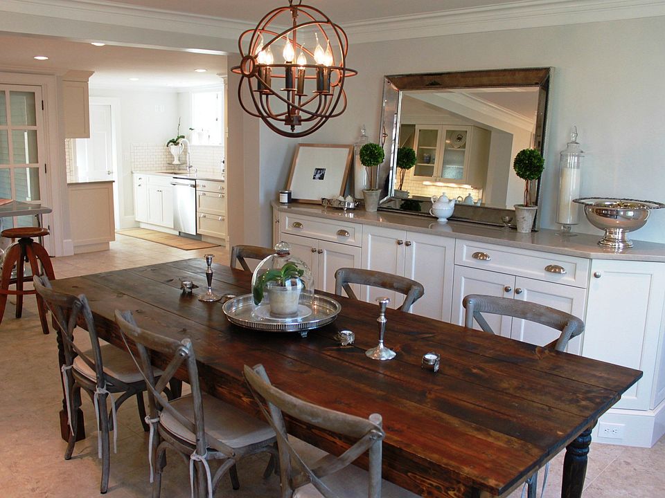 Dining w/cutom buffet