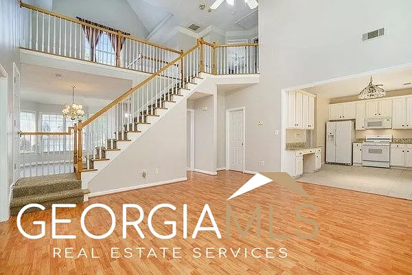 3 bed, 2.5 bath, 2128 sqft, $2,675 — Photo 2