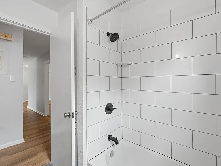 135 Brettonwood Dr #135 — Photo 7