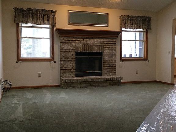 2nd image of 571 Bayberry Dr