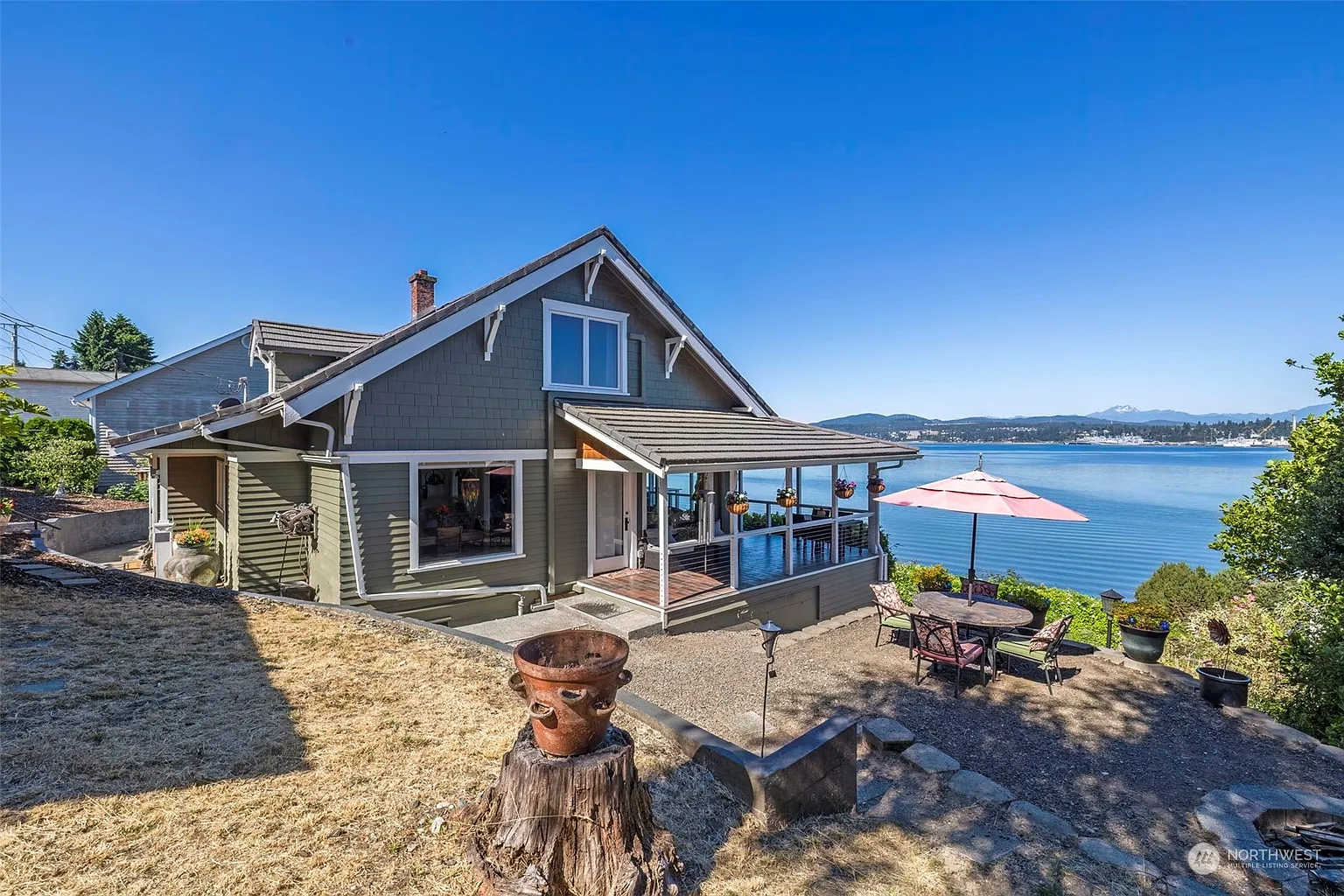 454 Perry Avenue N photo 1