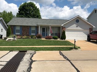 5735 Westcliffe Dr, Saint Louis, MO 63129