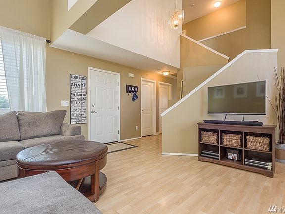4th image of 406 Kensington Ave NW