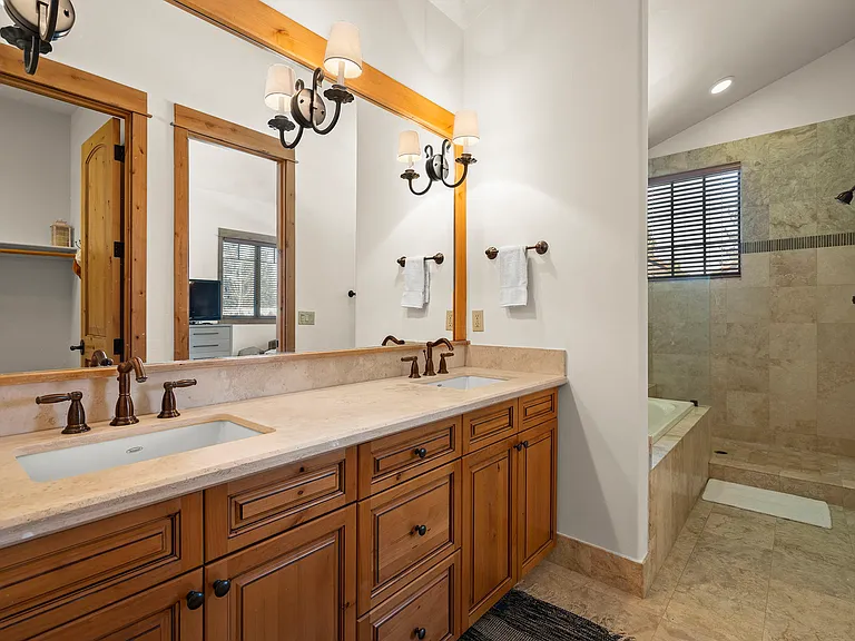 10247 Valmont Trl — Photo 19