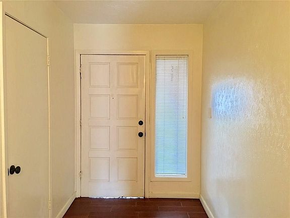 3rd image of 308 Terlingua Dr