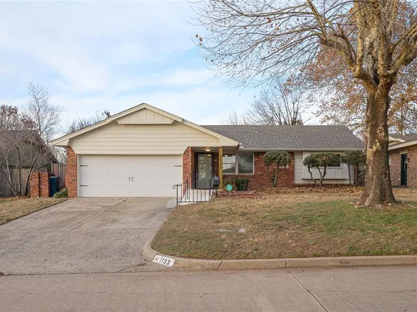 1133 W Peebly Dr, Midwest City, OK 73110