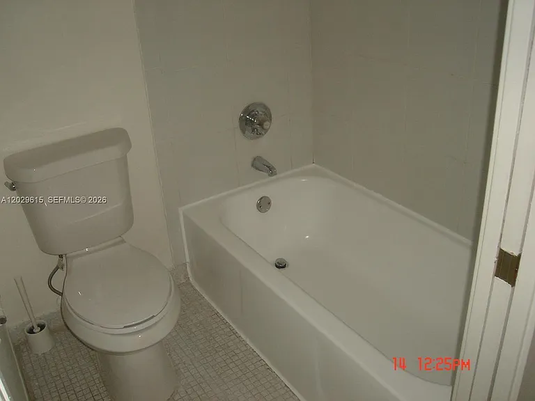 16919 N Bay Rd #504 — Photo 18