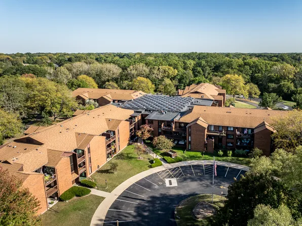 2929 Sunnyside Dr #203A, Rockford, IL 61114