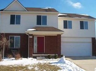 835 Golf Ridge Cir, Dundee, MI 48131