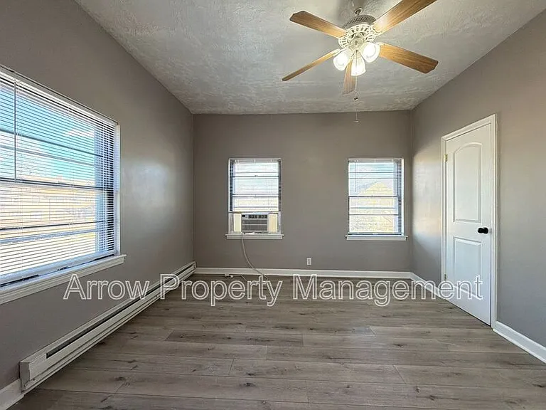 1645 E St #2 — Photo 6