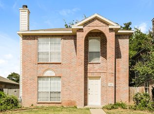 105 Hunter Dr, Cedar Hill, TX 75104