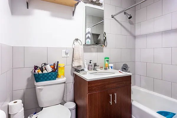 Rented by Compass | media 22