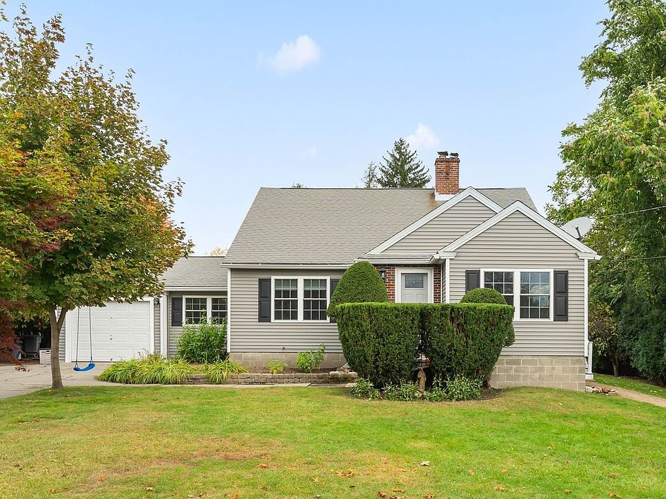 1st image of 6 Dixfield Rd