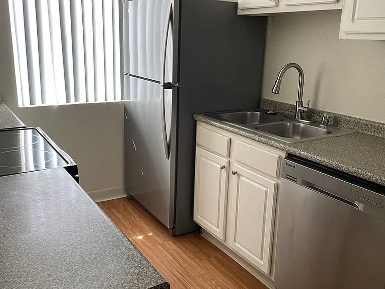 Canyon Club Apartments — Photo 52