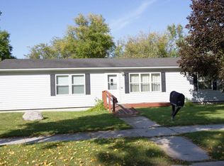 107 Kneale Ave S, Thief River Falls, MN 56701