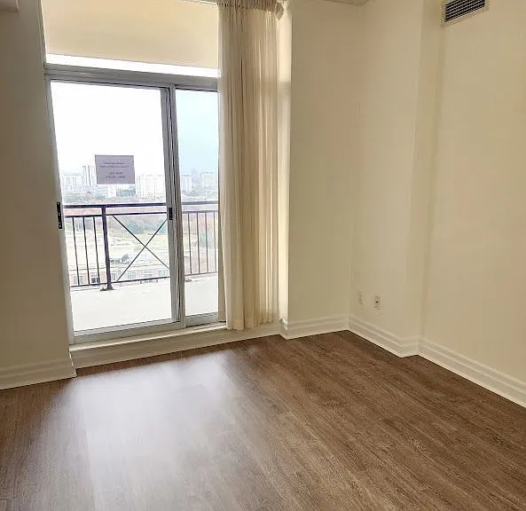 1101 Leslie St #Penthouse 2006 — Photo 3