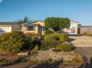 656 12th St SW, Bandon, OR 97411