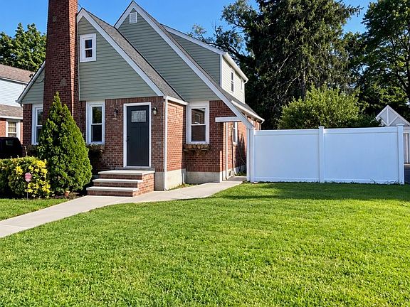 3rd image of 750 Wesley Street