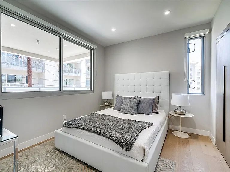 1148 N Detroit St #1B — Photo 11