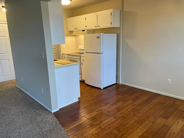 4407 Wilshire Blvd #304 — Photo 3