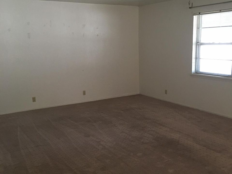 1st image of 1050 N Wells St
