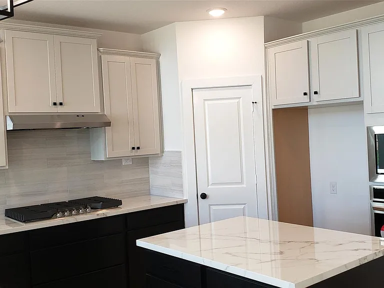 10611 Hidden Rock Dr — Photo 3