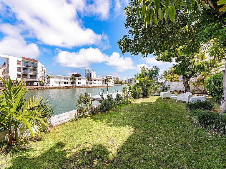 6941 Bay Dr #B3 — Photo 13