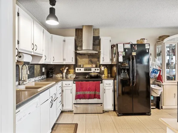 (undisclosed Address), Calgary, AB T1Y 4E9