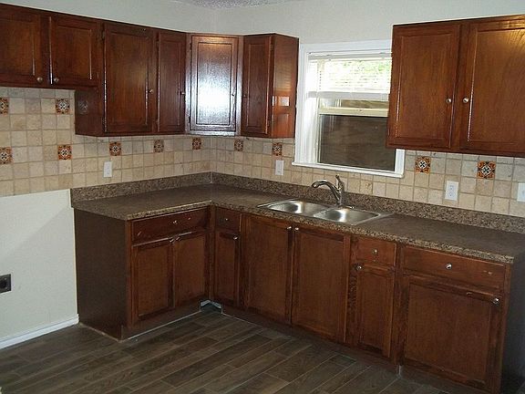 4th image of 2314 Donalee St