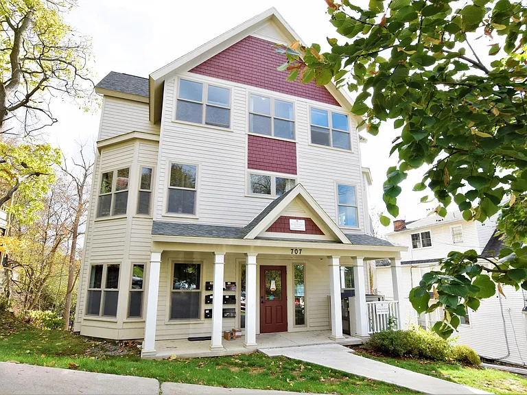 707 E Seneca St. — Photo 30