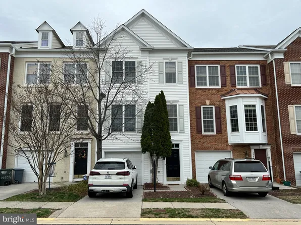 2448 Terra Cotta Cir, Herndon, VA 20171
