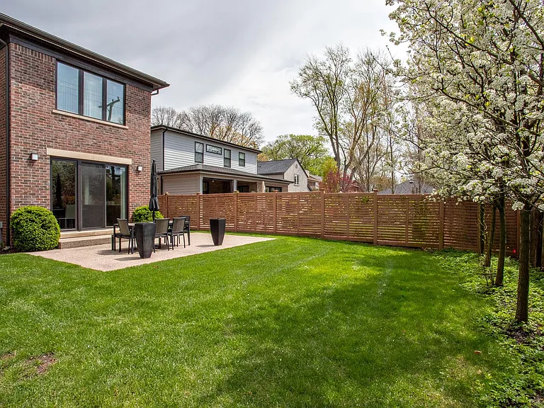 25925 York Rd — Photo 27