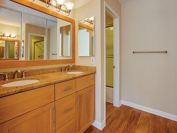 4th image of 1420 Peerless Pl Unit 319