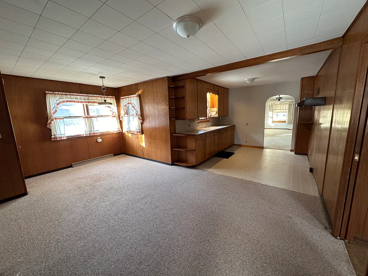 3 bed, 1.5 bath, 1338 sqft, $1,600 — Photo 4
