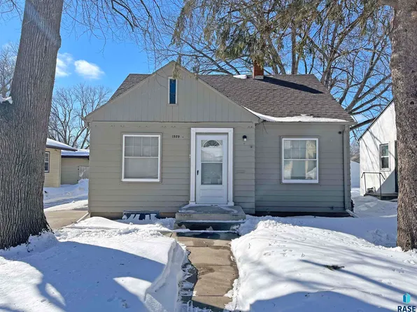 1929 S Menlo Ave, Sioux Falls, SD 57105