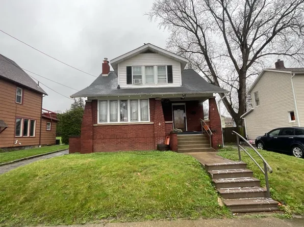 59 S Myers Ave, Sharon, PA 16146