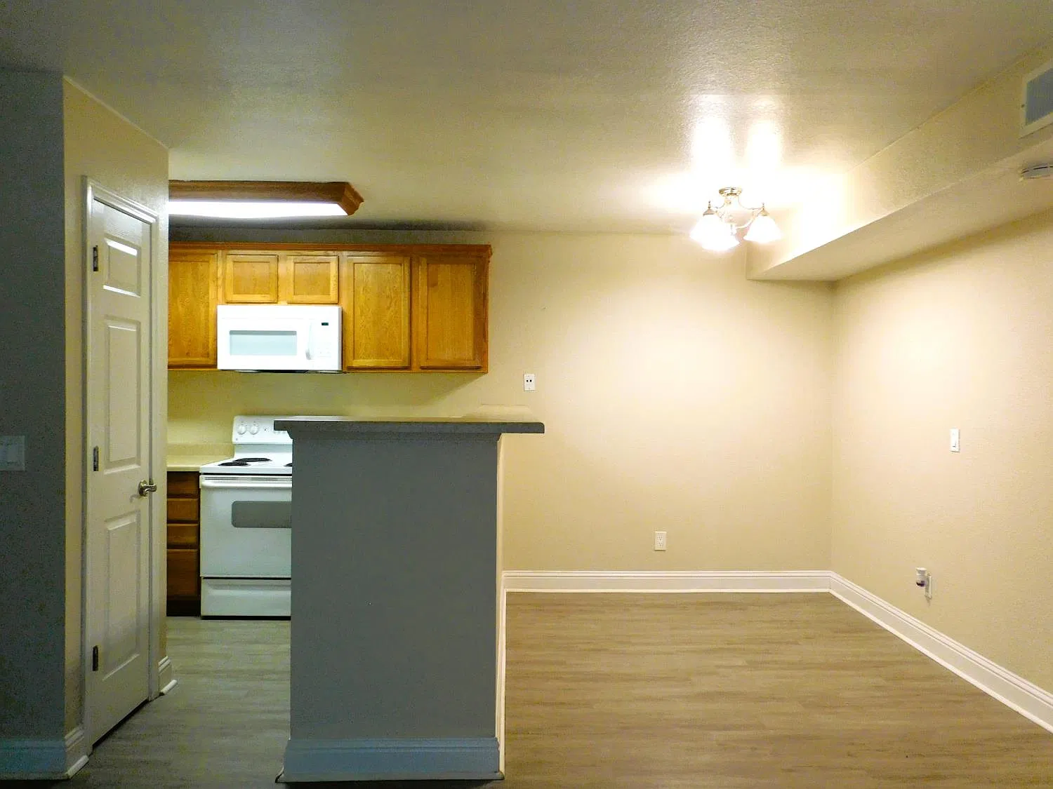 1 bed, 696 sqft, $1,200 — Photo 4