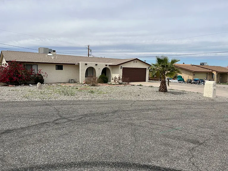 131 Voyager Ln — Photo 2