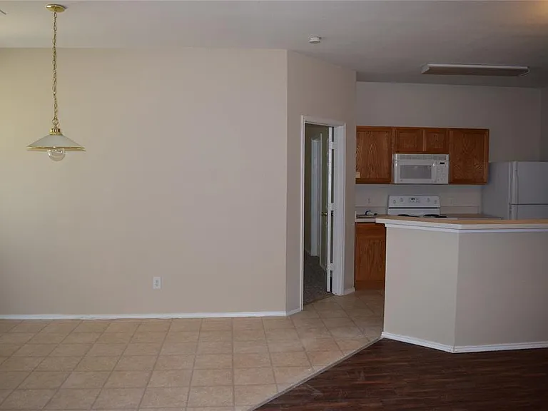 4105 Capstone Dr — Photo 10