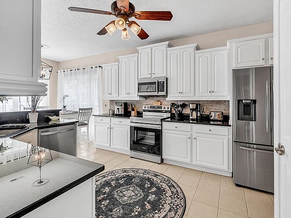 4th image of 3004 Waterbury Ln.