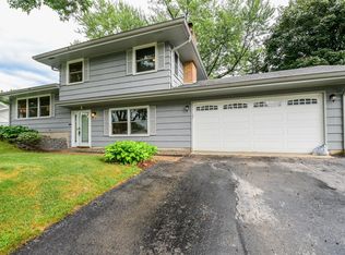 607 Continental Dr, New Brighton, MN 55112